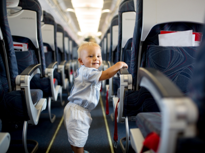 13 Tipps für die Flugreise mit Baby